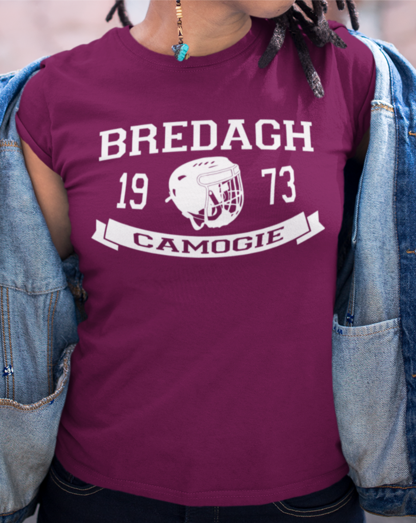 Bredagh, Co. Down, Camogie Helmet Design - Ladies Skinny-Fit T-Shirt